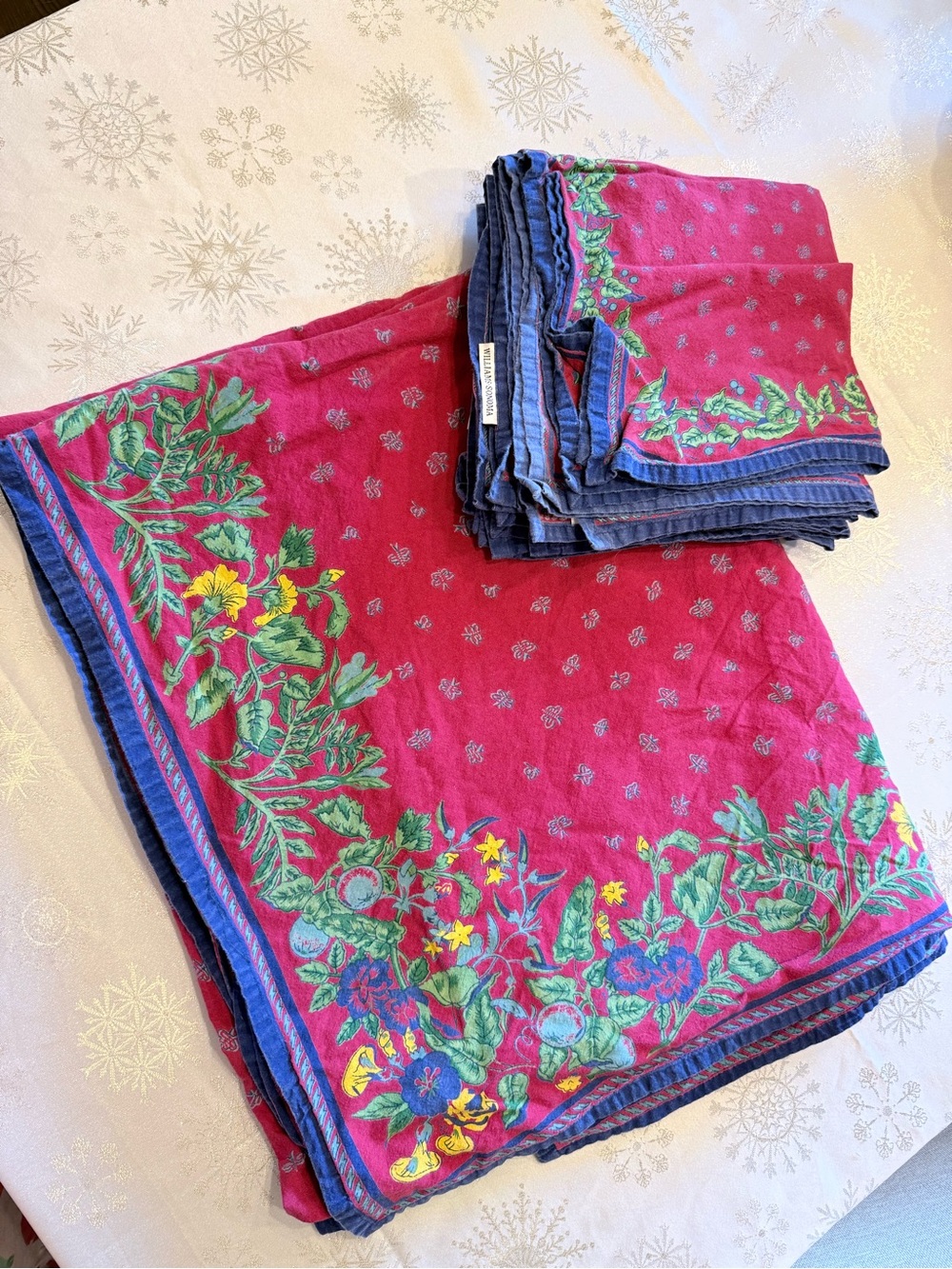 Vintage Williams-Sonoma Provence 68x84 tablecloth + 8 napkins Red HOLIDAY